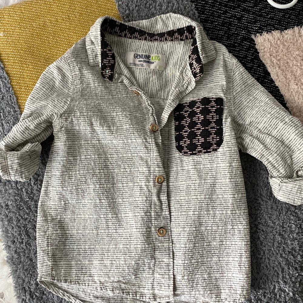 Genuine Kids Oshkosh Button Down Size 3T, like new